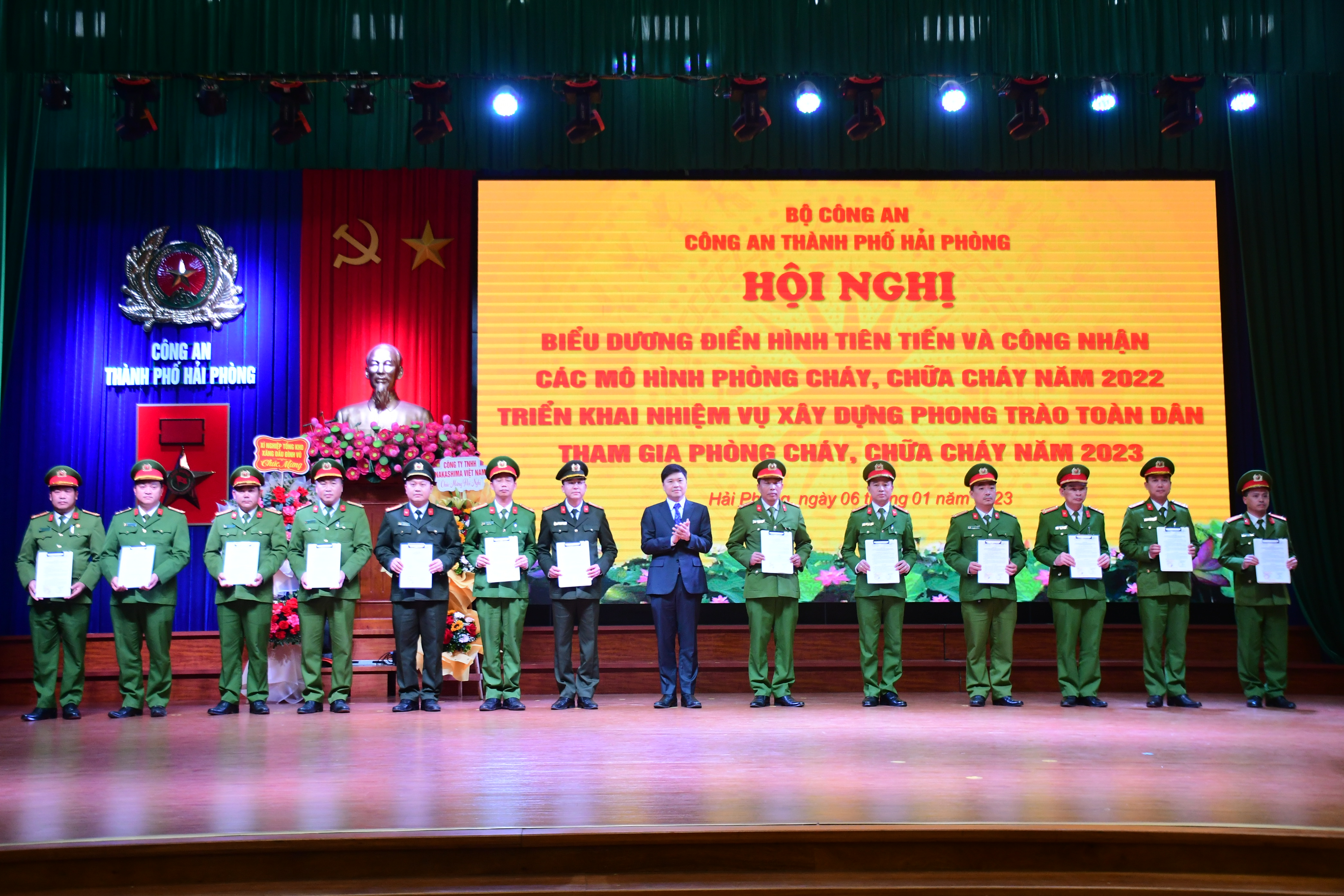 UBND thành phố công nhận hơn 240 mô hình đạt an toàn phòng cháy, chữa cháy